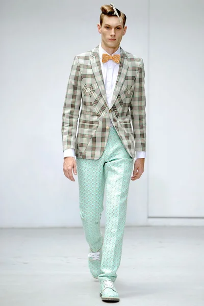 Look 8